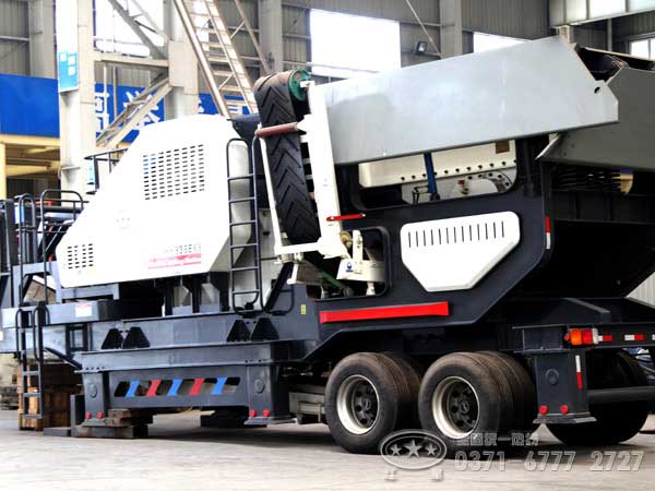 水泥路面移動(dòng)破碎機(jī)