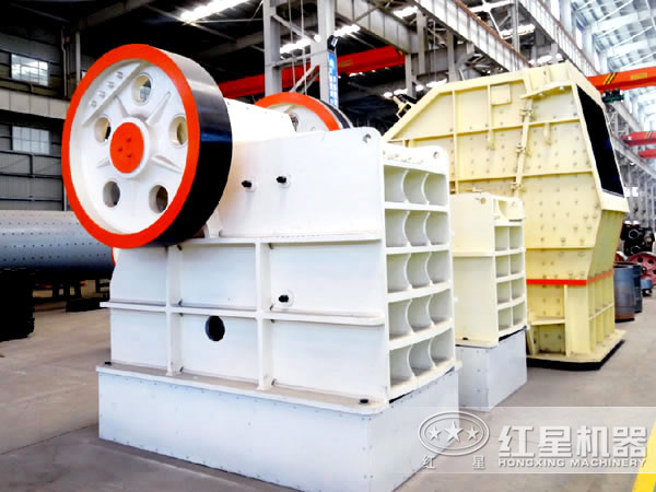 德版顎式破碎機設備生產(chǎn)車間