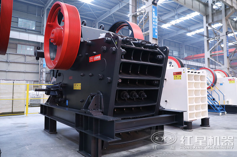 破碎瀝青的用什么機(jī)子？瀝青破碎機(jī)型號(hào)及視頻