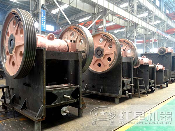 磷礦石破碎機(jī)生產(chǎn)車(chē)間