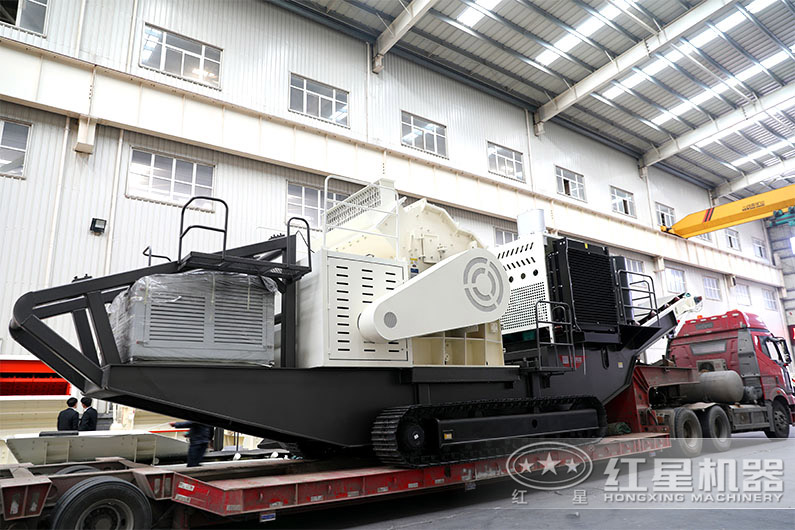 山東又一移動河卵石制砂機裝車發(fā)貨，即將奔赴夜場