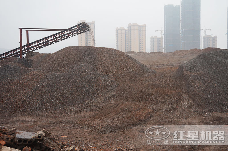 經(jīng)建筑垃圾破碎機處理后的骨料