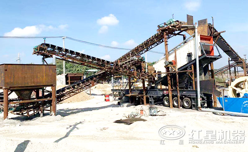 可移動的人造沙子機(jī)器作業(yè)現(xiàn)場