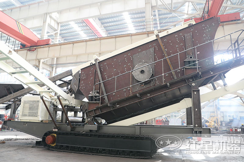 移動履帶篩分機生產(chǎn)車間