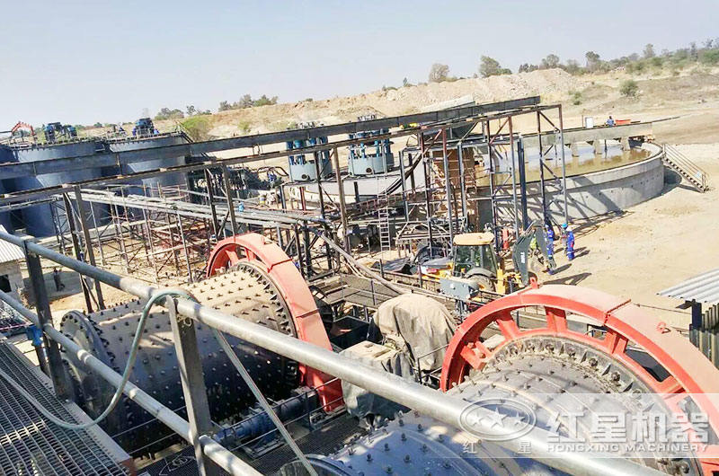 客戶球磨機生產(chǎn)工作現(xiàn)場