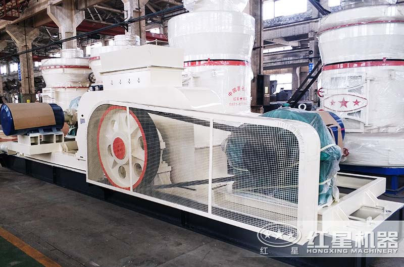 河南紅星對(duì)輥破碎機(jī)廠家車(chē)間一角