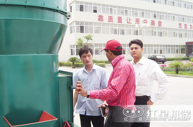 每天10噸的打石粉機(jī)器哪兒有？環(huán)保嗎？