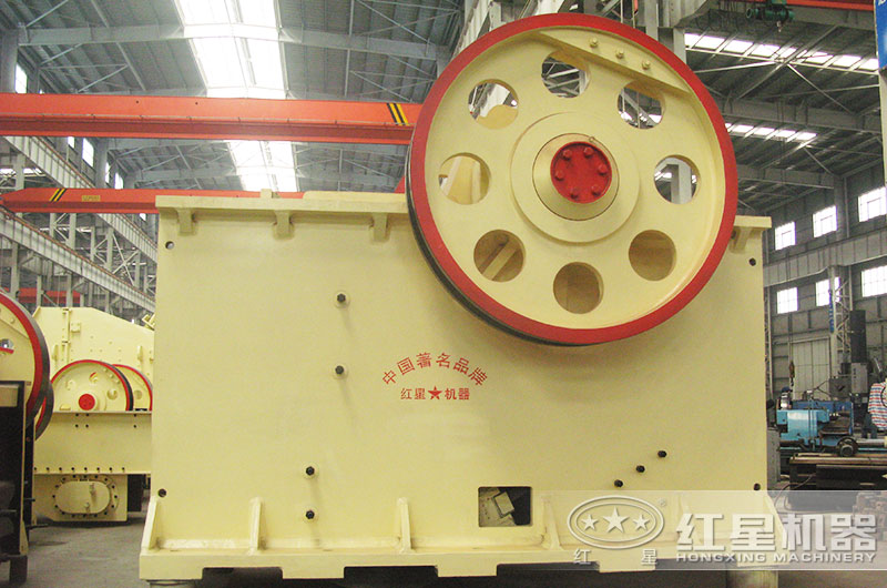 300Ⅹ1300大型細(xì)顎破型號(hào)參數(shù)及具體價(jià)位這里都有，需要的看過來