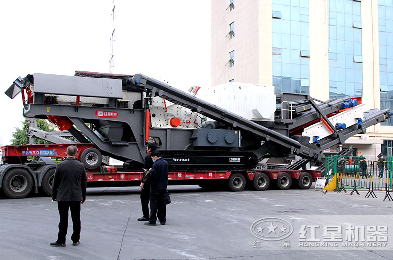 履帶式砂石粉碎機(jī)全力出擊，碎石效果驚人，報(bào)價(jià)是多少？