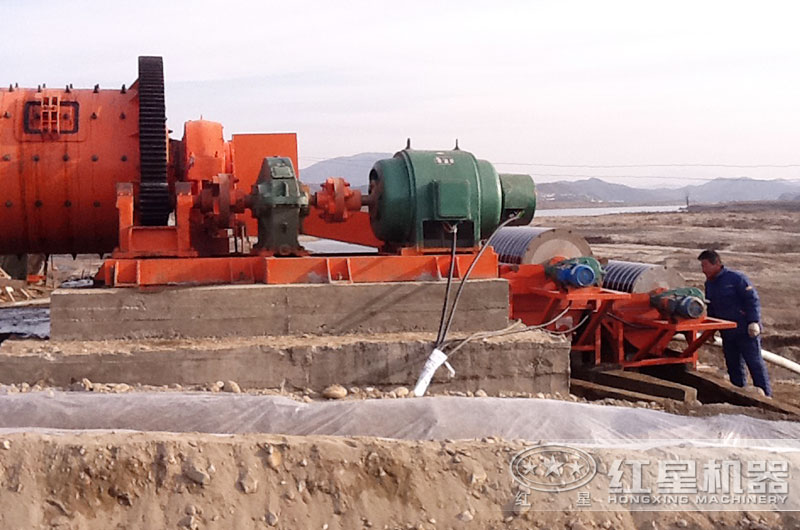 河沙除鐵磁選機(jī)械作業(yè)現(xiàn)場(chǎng)