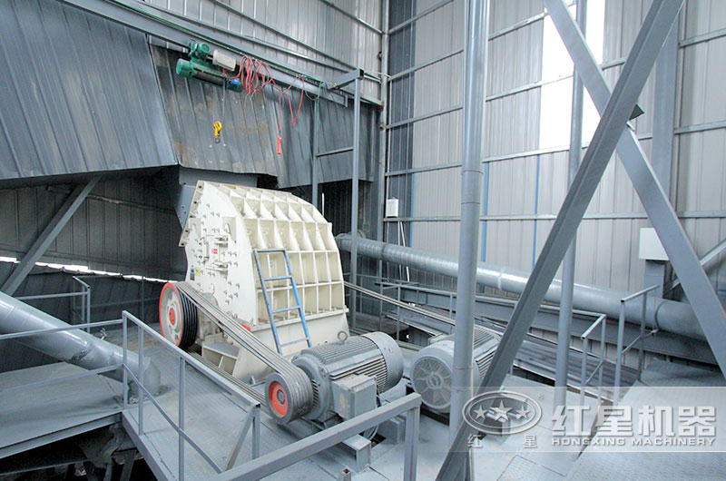 錘式破碎機(jī)能破碎生石灰嗎？有時(shí)產(chǎn)50噸的嗎？