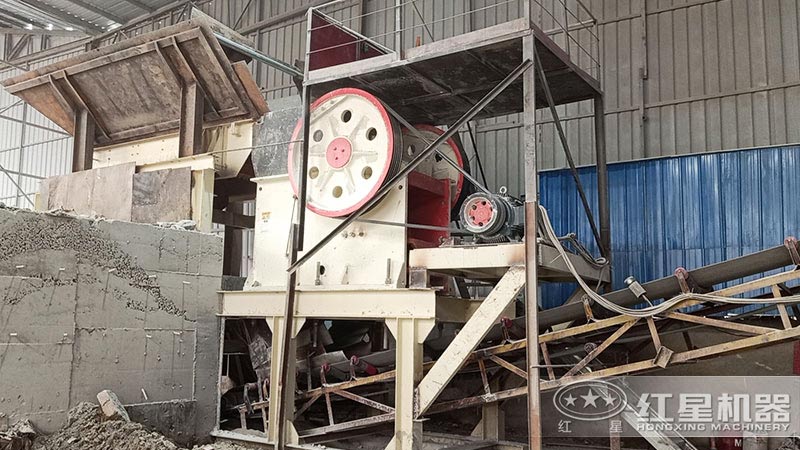 破碎機(jī)250x400自重多少噸？有全自動(dòng)的嗎